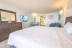 Oceanfront Beach Dream at Sandcastle South Pools