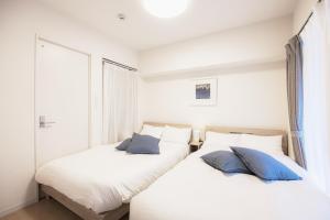 Rivera Haruyoshi Series, Balcony, 7-Eleven in Bldg