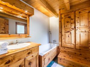 Chalet spacieux duplex au cœur du Vieux Village, proche des pistes - FR-1-862-4