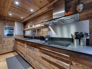 Chalet de charme 3 chambres à Val-dIsère, proche centre et pistes - FR-1-862-8