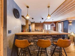 Appartement rénové proche pistes, 3 chambres, parking couvert - FR-1-862-10