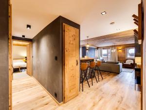 Appartement rénové proche pistes, 3 chambres, parking couvert - FR-1-862-10