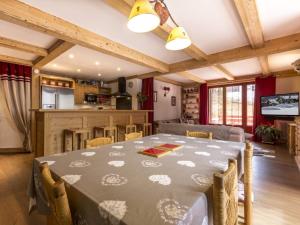 Appartement lumineux avec terrasse et parking couvert, Val-dIsère - FR-1-862-36