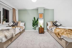 Elegant Redhill Drive Retreat Near Eastville Park 4 BR By AltoLuxo Short Lets & Serviced Accommodation