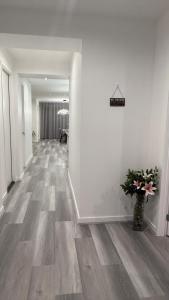 Brand New Retreat in Manor Lakes Victoria that can fit up to 10 guests, 2 guests per bedroom