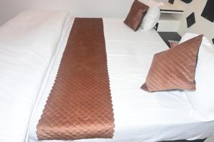 Urmila Palace walking distance from ram mandir and ayodhya railway