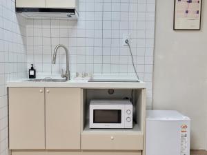 Gongdeok Cozy Stay 101, 5min from Subway