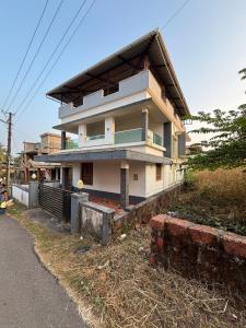 Spacious 3BHK Duplex Villa with minimal amenities