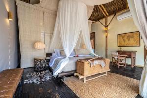 THE WHITE SHELL Luxurious Glamping Villa