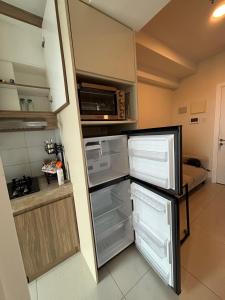 1 BR New in Glodok Central Jakarta Next to Subway Train Busway