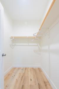 Affordable Bed with Ensuite Bath in Prime Mid-City - CHA7C