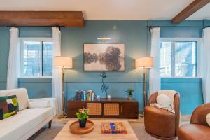 Affordable Bed with Ensuite Bath in Prime Mid-City - CHA7C