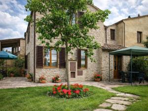 Group Retreat with Garden in Tuscany