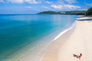 AVN 1 BR Apt near beaches 15mn walk