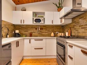 The Lilli Pad- A Tranquil Garden Stay