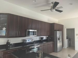 Modern Sunshine House, waterfront, heated pool