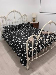 Bracken Ridge 2BR Entire Home, Self Check-In, Parking