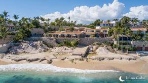 Oceanfront Villa with Heated Pool Hot Tub and BBQ