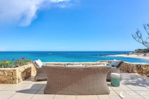 Oceanfront Villa with Heated Pool Hot Tub and BBQ