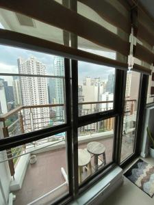 Prime Location and Affordable Studio Condo in Legaspi Village, Makati with City view