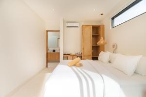 Stylish Pererenan Pool Villa Near Cafes