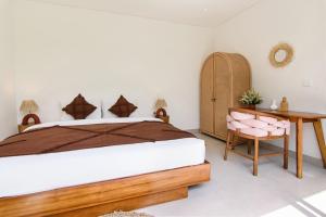 Villa La Joie 4 BR Villa Near Canggu