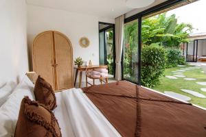 Tropical 3BR Escape - Close to the Action