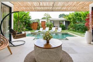 Villa La Joie 4 BR Villa Near Canggu