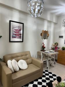 stylish 2BR Condo Near NAIA