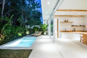 Modern 2BR Villa, 4min to Bingins Coastal Charm