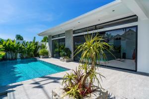 Alex Villa by G Estate Phuket