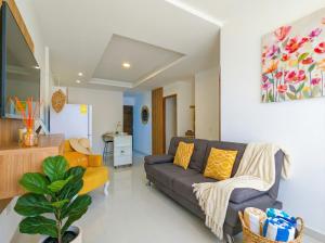 Two Private Apartments for 8 Guests Near Beach with Pool Gym and Fast WiFi 4433