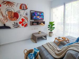 2 Private Apartments l Sleeps 8 l Beach 500m l Pool Gym l King Bed AC Fast WiFi 3531