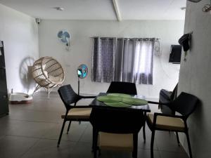 2 bedroom house designed for comfort and practicality, perfect for small couples nearby the beach