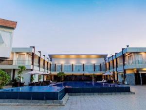 DSeason Premiere Hotel