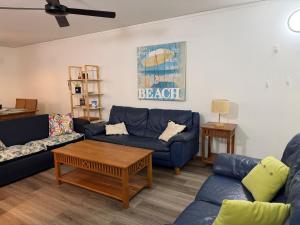 Baden 2 - Rainbow Shores. Pool. Tennis court