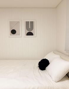 Ttukseom Station 6 minutes,Airport Bus 9 minutes,Seongsu,Seoul Forest,Myeongdong,Gwangya,Lotte World,KSPO