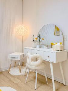 Ttukseom Station 6 minutes,Airport Bus 9 minutes,Seongsu,Seoul Forest,Myeongdong,Gwangya,Lotte World,KSPO