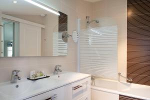 Hotels Hotel Les Prateaux : photos des chambres