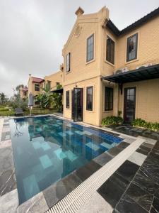 Hong lien 20, Vuon vua Resort & Villa