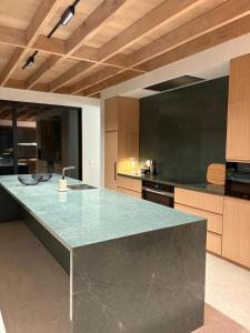 Oakstone Lodge- Gite avec Jacuzzi Piscine et Sauna