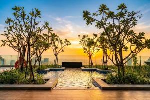 Infinity Pool Burj View Special Deal