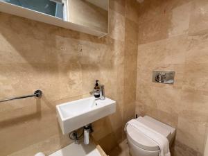 KozyGuru | Alexandria | Smartly Designed Retreat