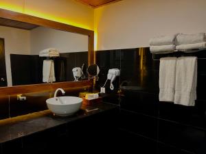 Sundaras Infinity Jungle Resort & Spa