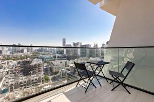 Elegant 2BR Apartment in Binghatti Heights