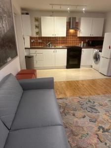 Double bedroom bungalow near Birmingham Airport, NEC,HS2,JLR & Town centres in Solihull