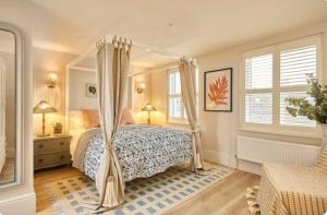 The Salt House - sleeps up to 6 guests