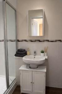 3 Double Bed House Bedford