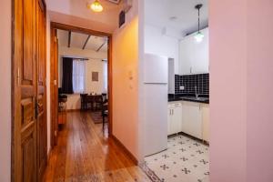 Charming 2BD2Bath Galata Tower Unique Home! #409