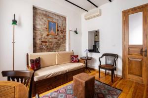 Charming 2BD2Bath Galata Tower Unique Home! #409